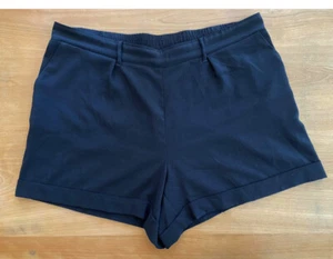 Cato ladies plus size 18/20W shorts solid black Back elastic waist Panel - Picture 1 of 2