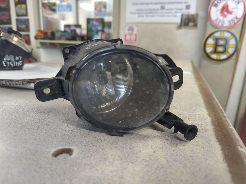 LÂMPADA DE NEBLINA DIREITA CHEVY MALIBU 13 14 15 16 MONTADA NO PARA-CHOQUE - Imagem 1 de 4