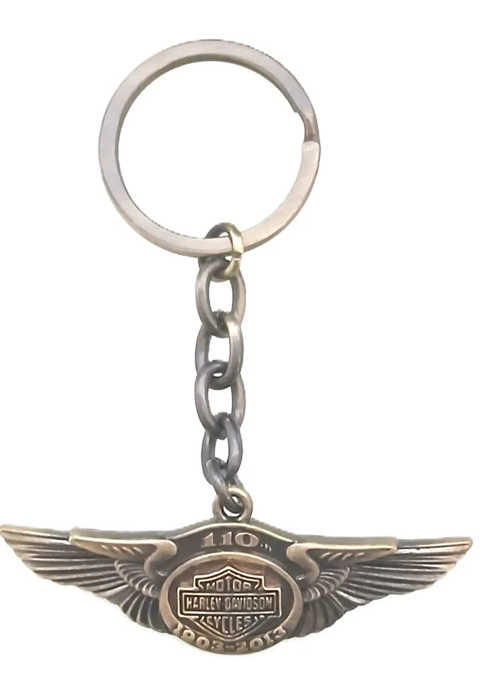 Nuevo en Caja Harley Davidson 110 Aniversario Llavero Nuevo 2.5 Pulgadas Foto 1 de 1