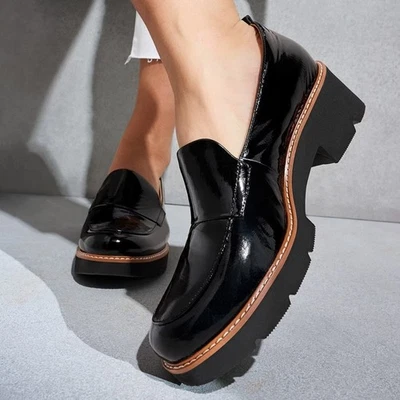 Naturalizer Women 11W Black Patent Leather Darry Lug Sole Loafers Slip On LB9-12 - Image 1 of 4