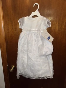 Neu mit Etikett Madonna Baby Mädchen weißes Taufkleid Größe 9 Monate - Bild 1 von 6