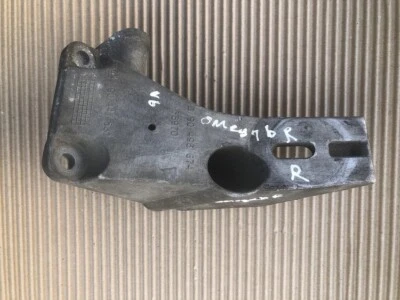 Opel Vauxhall Omega B 6 Cylinder Supporting Bracket Right 90496674, 90447531 - Image 1 of 4