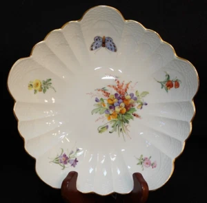 Antiguo cuenco de espadas cruzadas Meissen con ilustraciones florales de rosa y mariposa 7,75" - Imagen 1 de 8