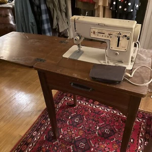 Vintage Singer Sewing Machine Stylist Zig-Zag Model 457 w/ Table MADE IN UK - Picture 1 of 1