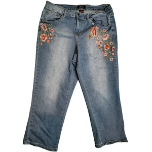 Earl Jeans Women’s Capri Sz 16W Blue Denim Mid Rise Floral Embroidered Stretch - Picture 1 of 5