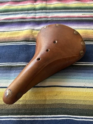 Asiento de sillín de cuero marrón miel Brooks B17 - remaches de cobre martillado Foto 1 de 4