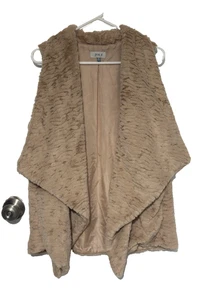 Jolt Women's Tan Faux Fur Open Front Asymmetrical Size XL Vest w/Pockets - Picture 1 of 10
