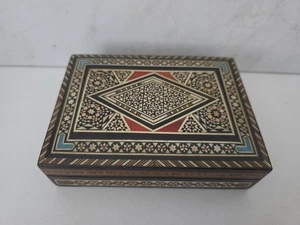 Caja de baratijas de madera con tapa con bisagras de marquetería - Muy bonita - Imagen 1 de 4