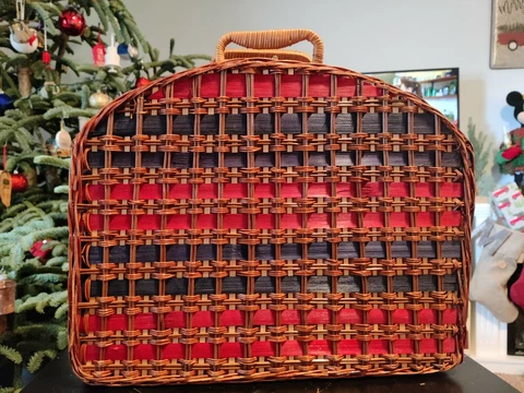 VTG Wicker Bamboo Picnic Basket/Case w/ Lid and Handle red & blue weave 16"X13" Cover