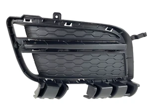 JAGUAR XE 2015-19 FRONT BUMPER LOWER RIGHT GRILL COVER NEW GENUINE PART T4N5786 - Picture 1 of 10