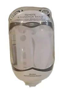 NINTENDO Wii Remote & Nunchuk Skin & Strap By Intec 2007 - Picture 1 of 3