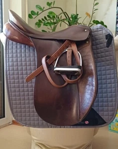 Dressursattel 17 / 31.5 Passier PS Baum Keilkissen teak braun OHNE Zubehör - Bild 1 von 8