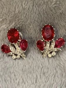 Kramer Vintage Crystal Rhinestone & Faux Ruby Bouquet Flower Signed Clip Earring - Picture 1 of 4