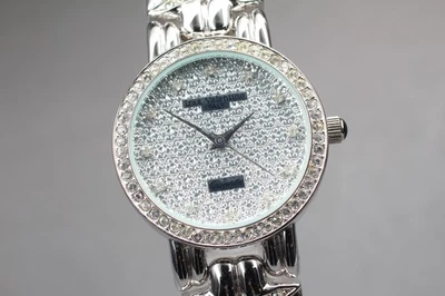 [Near MINT] Izax Valentino IVG-7000-2 Silver Diamonds  31mm Quartz Unisex Watch - Image 1 of 4