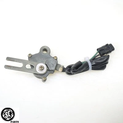 04 05 SENSOR DE PIE DE CABRA KAWASAKI NINJA ZX10R Foto 1 de 2