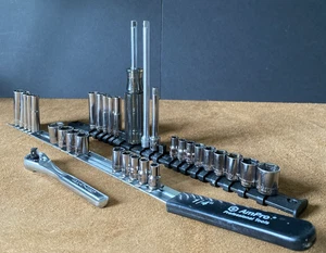 Craftsman USA 32 Piece 1/4" Drive SAE & Metric 6pt Socket Set, Ratchet, Ext - Picture 1 of 16