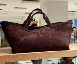 ZARA BNWT 2025. CHOCOLATE BROWN SUEDE LEATHER TOTE BAG ELONGATED. 6091/510/721 - Imagen 1 de 15