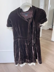 Marc Jacobs brown velvet dress. Pretty lace details. Size 2. Very good condition - Picture 1 of 3