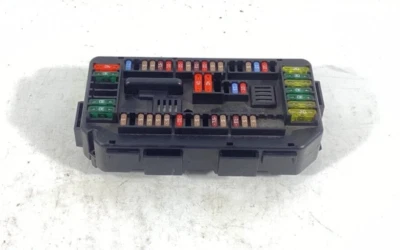 2012-2016 宝马 328i F30 熔丝盒继电器模块 9337879 原始设备制造商。 — 第 1/4 张图片