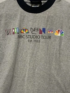 NBC Studios Tour Gray Graphic Crew Neck Ringer Tee Men's Small Official - Picture 1 of 6