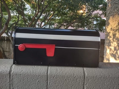 Mailbox (Residential/Medium) - Image 1 of 4