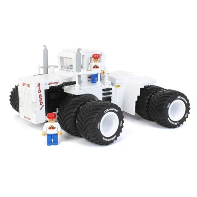 First Gear Big Bud 16V-747 Tractor 512-Piece Building Blocks Set 90-0573 - Image 1 of 4