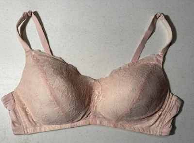 Sujetador Cacique Ligeramente Forrado Sin Alambre Encaje Superpuesto Ligeramente Acolchado Rosa 44B Foto 1 de 4