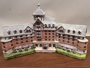 Hotel Roanoke Figure Vintage Blueridge Collectibles Three Piece Ceramic 1993 - Picture 1 of 12