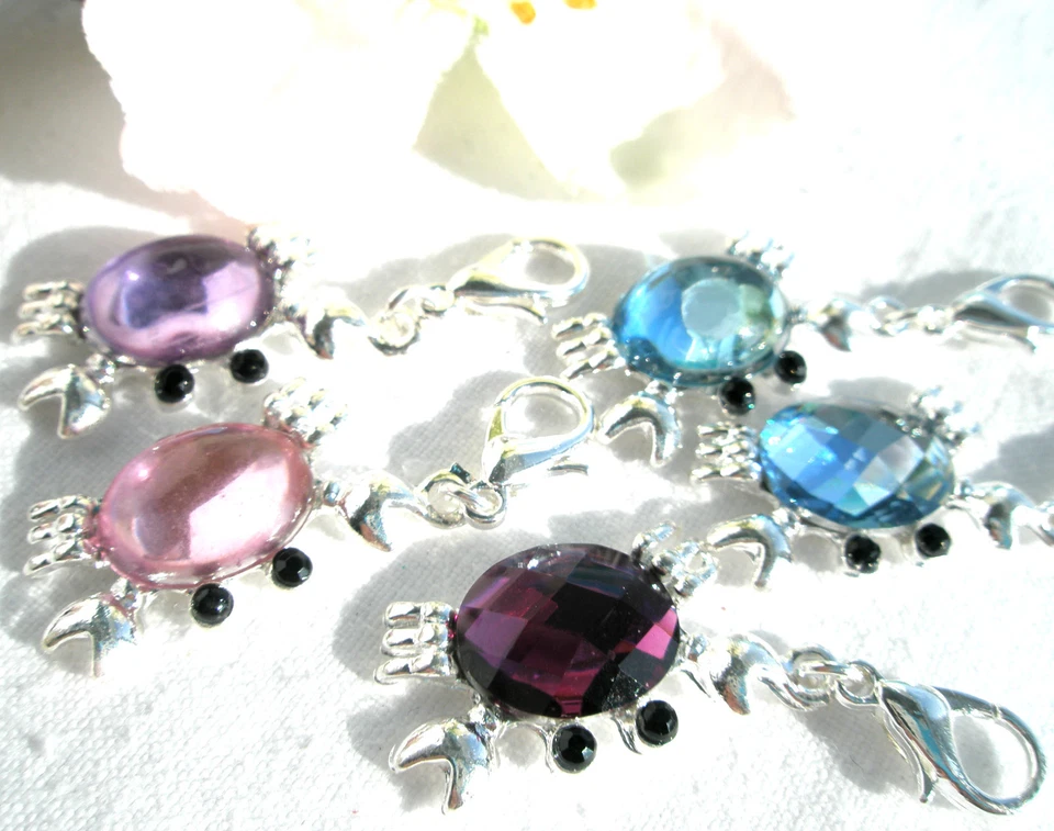 SILBER ANHÄNGER STRASS KREBS KRABBE URLAUB CHARM KETTE HALSKETTE LILA BLAU ROSA  - Bild 1 von 1