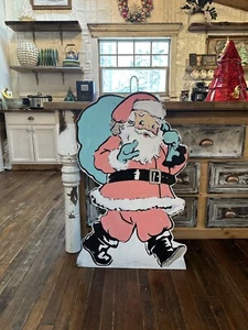 Vintage ROSA großer Weihnachtsmann handbemalt Holz Wand Display 28”x40” Schild KITSCH - Bild 1 von 3