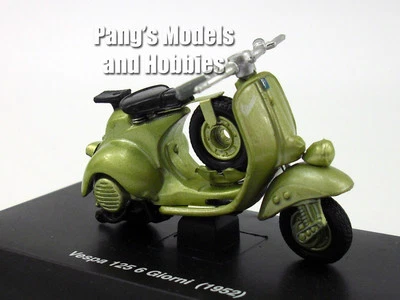 Vespa 125 6 Giorni (1952) 1/32 Scale Die-cast Metal Model by NewRay - Image 1 of 4