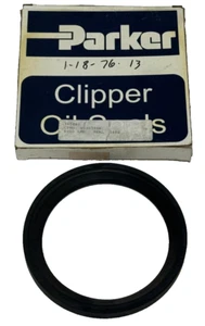 NEW IN BOX Parker 2QTR08 Oil Seal - Picture 1 of 4