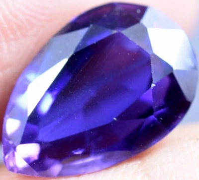 Piedra preciosa natural MILAGROSA púrpura escapolita 7,80 quilates impecable certificado GGL Foto 1 de 4