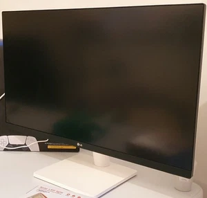 LG 27US500-W 27" UHD 4K ULTRA HD IPS MONITOR 3840 x 2160P 5MS HDR10 HDMI WHITE - Picture 1 of 7