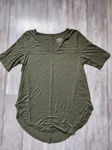 Top tunica camicia scollo a v verde torrido manica 3/4 super morbido leggero elasticizzato 2 - Foto 1 di 5