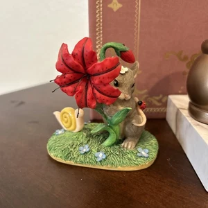 Encantadora Colas Peek A Boo In Posies Verano Primavera Flores Rojas Ratón Estatuilla** - Imagen 1 de 5