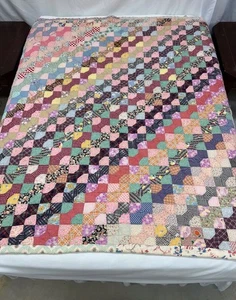 #185 Vintage Handmade 1940's Bow Tie Feedsack Quilt 66" x 72" ~ USA - Picture 1 of 10