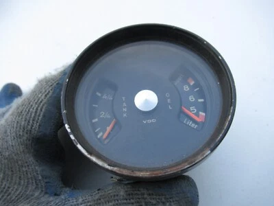 Porsche 911 Fuel / Oil Tank Combo Gauge VDO Date Stamp 7.70 91164120200 - Image 1 of 4