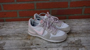 Nike Sportswear INTERNATIONALIST Damen Sneaker low summit white Größe 40 - Bild 1 von 5