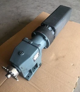 SIEMENS Permanent-Magnet-Motor 1FT5066-0AF71-1  - Picture 1 of 5