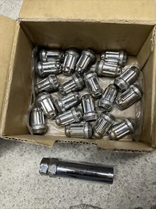 12X1.5 CHROME ACORN SEAT TUNER 7 SPLINE LOCK LUG NUT SET OF (20) AND (1) KEY - Picture 1 of 3