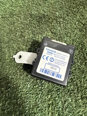 Módulo de bloqueo de puerta de maletero oscilador Toyota Prius 2004 2005 2006 2007 2008 2009 OEM Foto 1 de 4