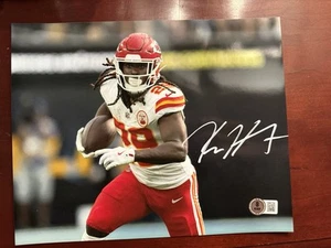 Kansas City Chiefs KAREEM HUNT Signed Autograph 8x10 Photo Beckett - Picture 1 of 2