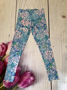 Lilly Pulitzer Girls Leggings Size XL (12-14) Blue Floral Print - Picture 1 of 4