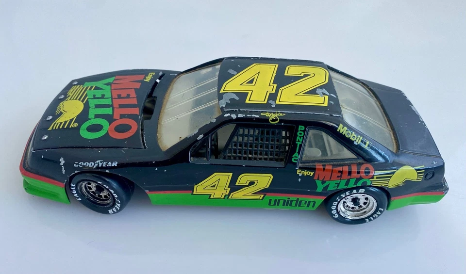 Kyle Petty #42 Mello Yello Revell 1991 Pontiac Gran Prix 1:24 Diecast no box - Image 1 of 4