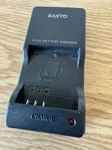 SANYO VAR-L20NI Digital Camera Battery Charger ***GENUINE SANYO - Picture 1 of 3
