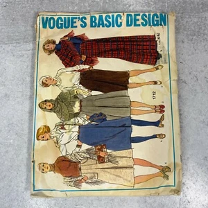Vintage 1970s VOGUE BASIC DESIGN Pattern Ladies Skirt Shawl Size 28 #1712 - Picture 1 of 2