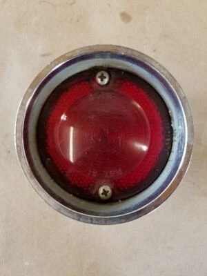 Oldsmobile Cutlass F85 1962 luz trasera Foto 1 de 4