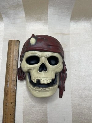 Rare Pirates Of The Caribbean Plastic Skull Case ONLY 2007 - Image 1 of 2