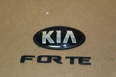 2014 2015 2016 2017 2018 Kia Forte emblema fabricante de equipos originales  Foto 1 de 3